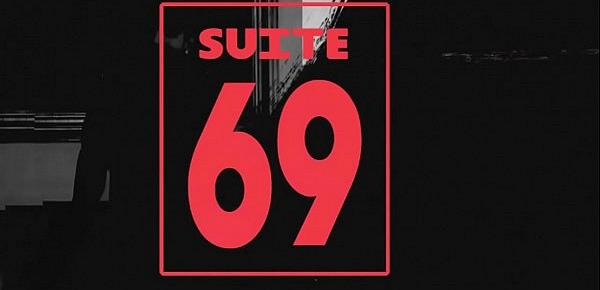 Suite69 - Pornstar Lucca Santanna, tira a roupa e fala sobre os bastidores dos filmes pornôs - Parte 2 - Twitter@tvpapomix